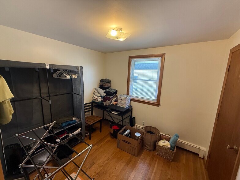 Building Photo - 22 Hunnewell Ave