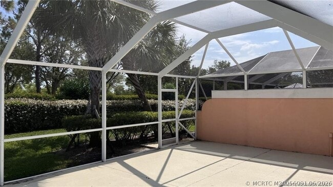 Building Photo - 10629 SW Hartwick Dr