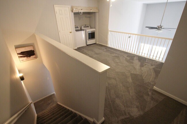 Building Photo - 2/2.5 Bath Condo in Sterling!