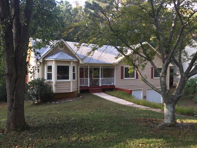 Primary Photo - 1025 Peace Dr NW