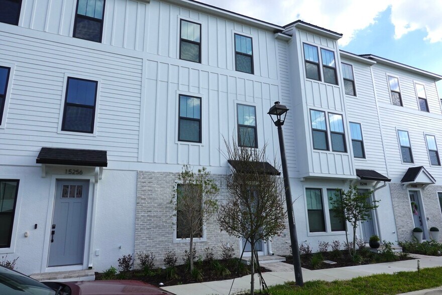Building Photo - 15250 Groveside Rd