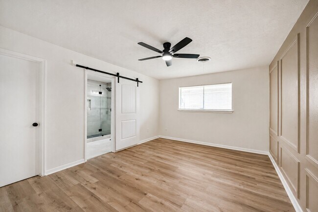 Building Photo - 306 Red Bud Ln