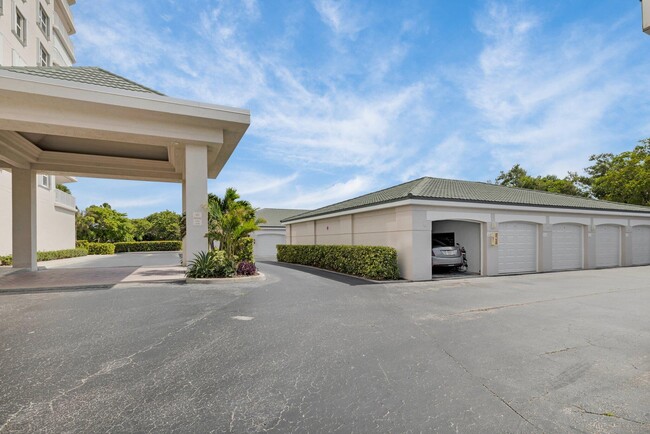 Building Photo - 5049 N Hwy A1A