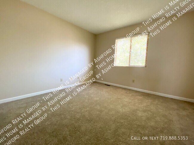 Building Photo - 1304 Soaring Eagle Dr