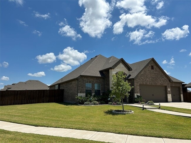 Primary Photo - 541 Firethorn Dr