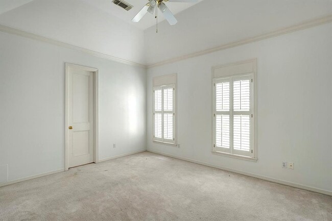 Building Photo - 57 Briar Hollow Ln