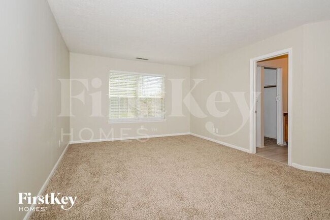 Building Photo - 4824 Ossington Ct