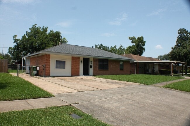 Building Photo - 935 Creager St