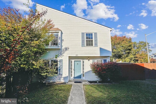 Building Photo - 6101 Hoskins Hollow Cir
