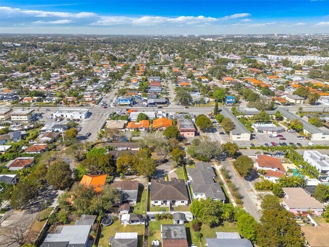 Building Photo - 1515 SW 65th Pl