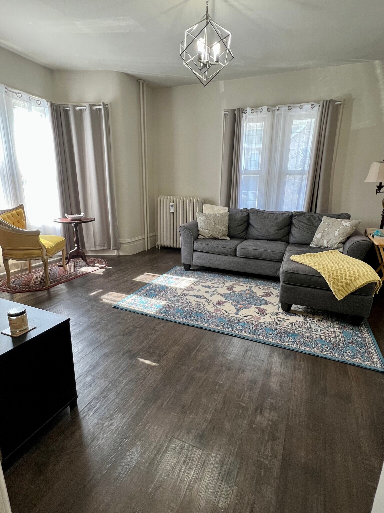 Building Photo - 24 N Chestnut St