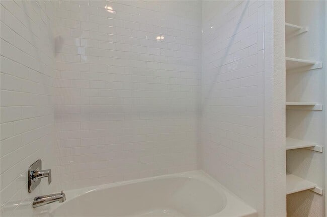 Building Photo - 681 Peace Pipe Way