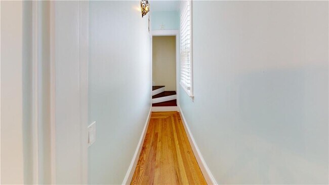Building Photo - 28 W Narragansett Ave