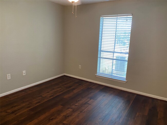 Building Photo - 250 El Dorado Blvd