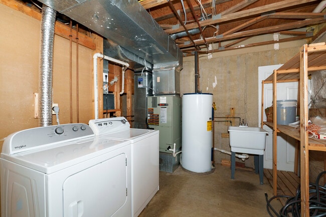 Building Photo - 7 Willwood Ct