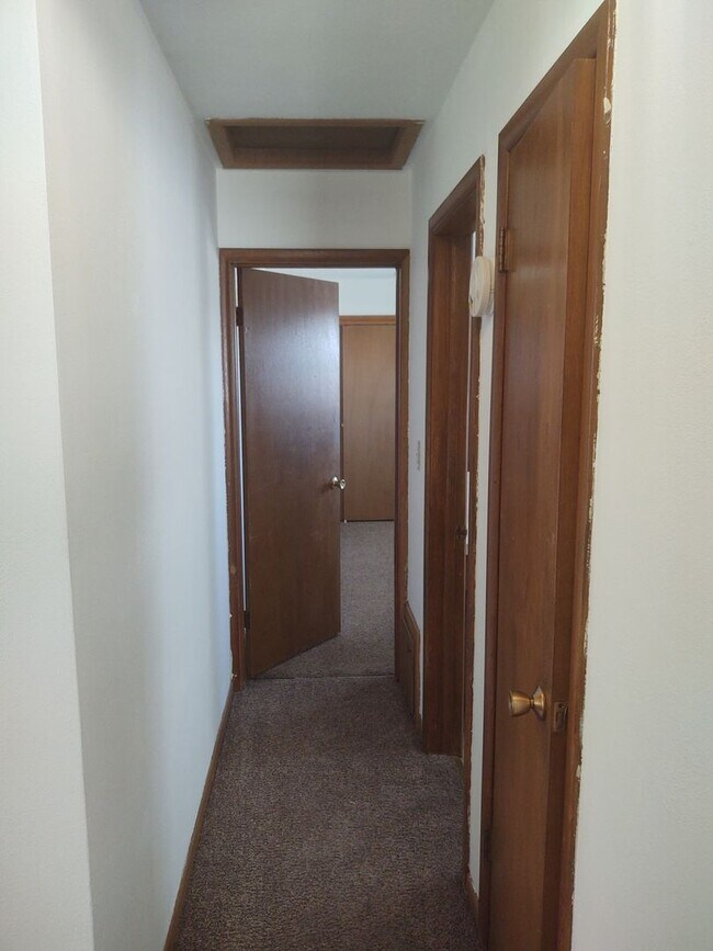 Building Photo - SW 413/415 Milan