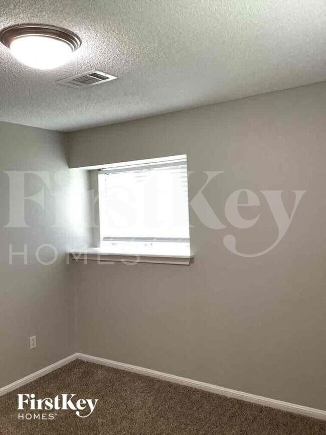Building Photo - 10127 Carlow Ln