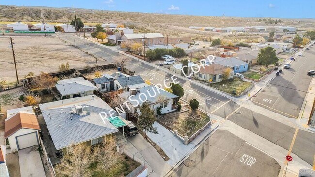 Building Photo - 1040 Flora St