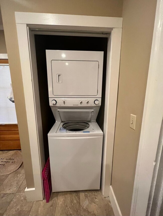 Building Photo - Jefferson Avenue