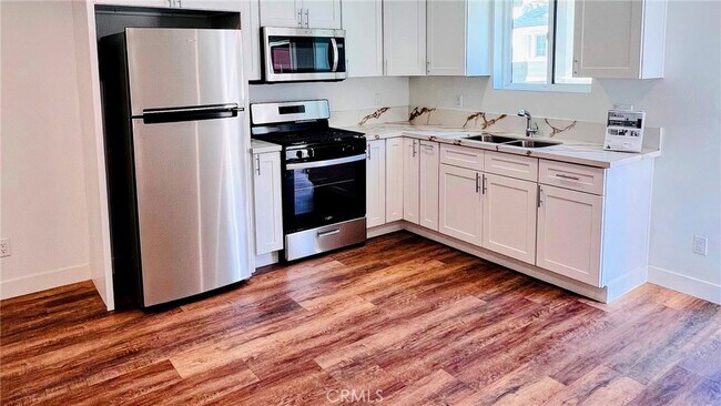 Building Photo - 1807 S Gramercy Pl