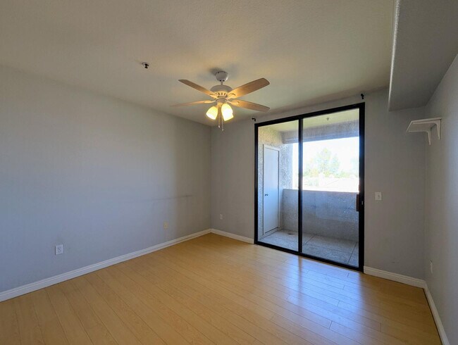 Building Photo - 4925 E Desert Cove Ave