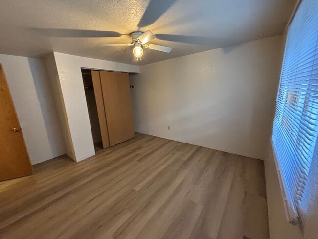 Building Photo - Wonderful Riverside Home in East Missoula