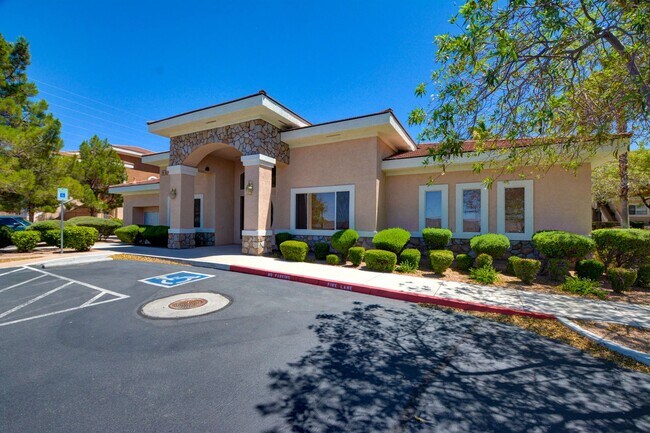 Building Photo - Horizon Hills Condominiums