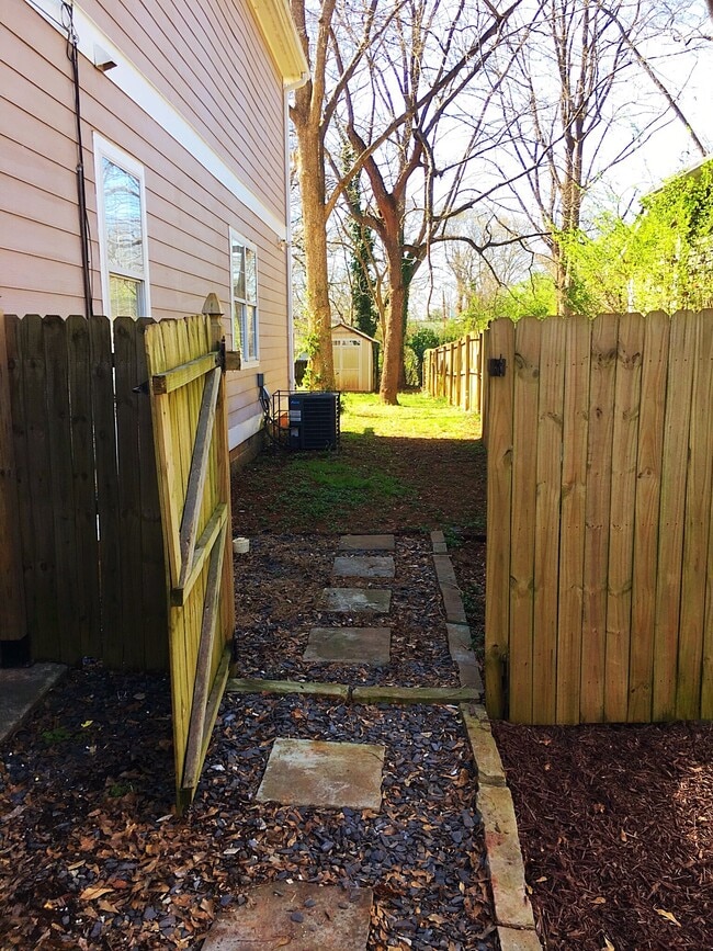 Fully fenced back yard area - 190 Hutchinson St NE