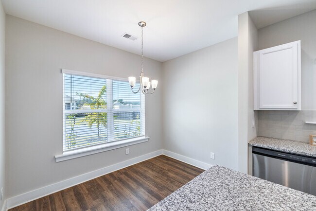 Building Photo - 2021 Weaver Way