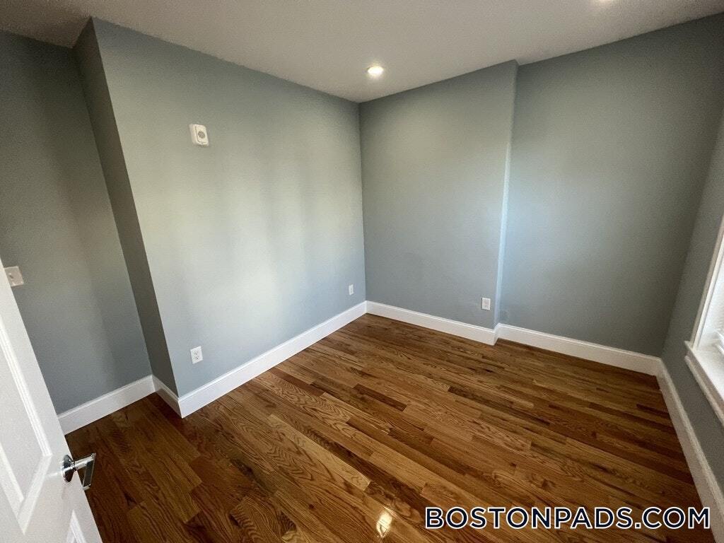 Building Photo - 372 Oxford St