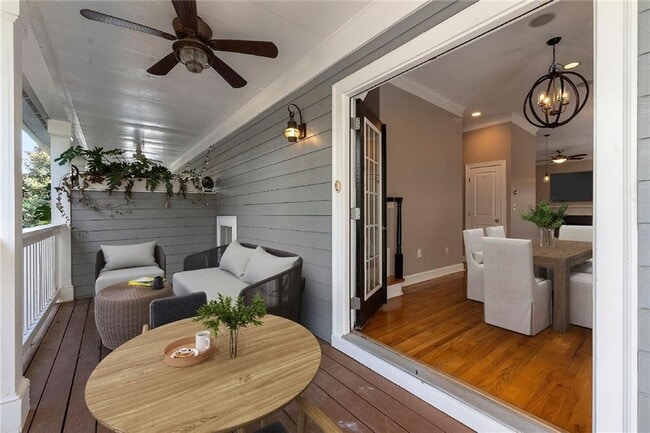 Building Photo - 267 Carlyle Park Dr