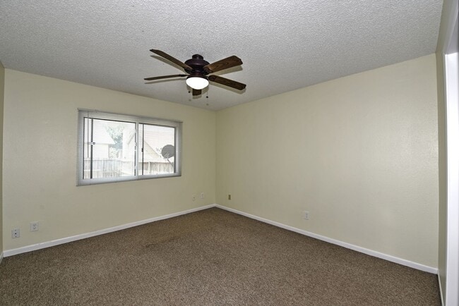 Building Photo - 3410 Ridge Ash