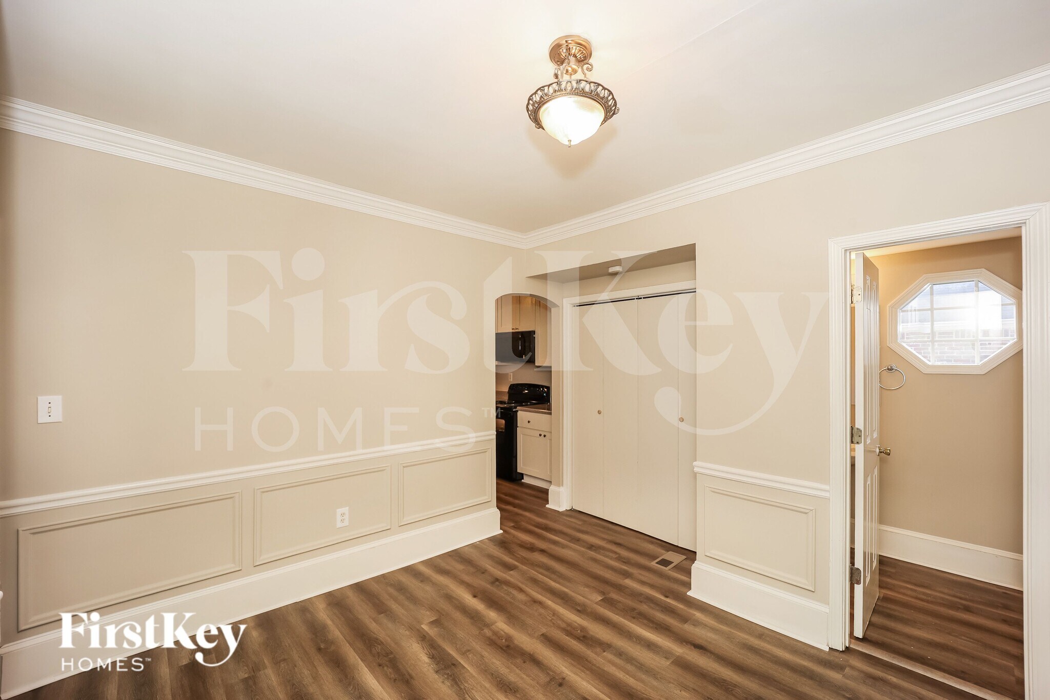 Building Photo - 1042 Victory Dr SW