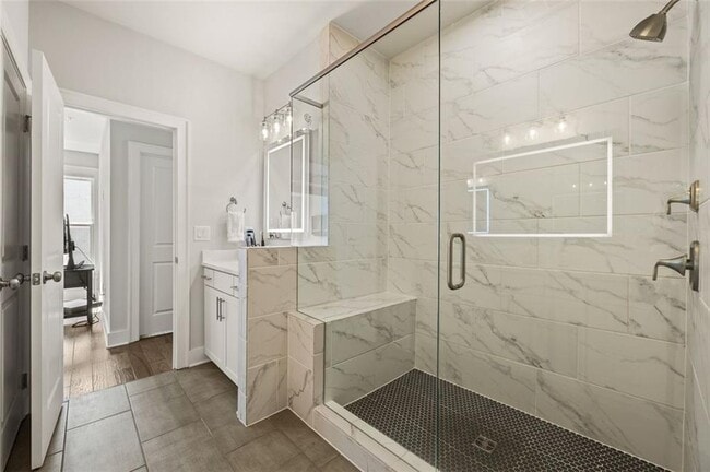 Building Photo - 2145 Burnside Dr NW