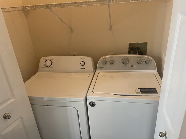 Building Photo - 7210 Bogley Rd