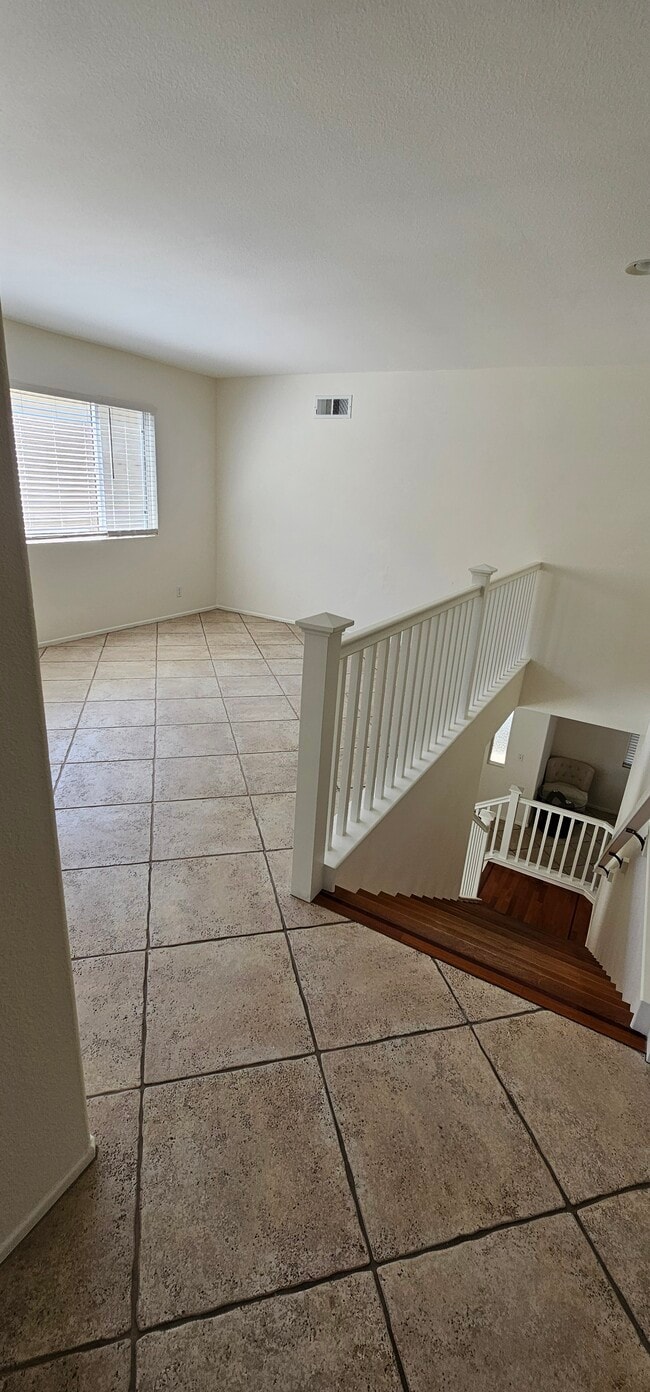Building Photo - 1192 Hickory Dr