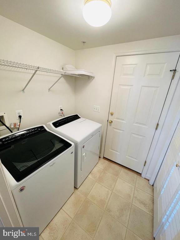 Building Photo - 708 Scarburgh Way