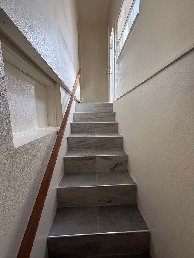 Building Photo - (2017 8th Ave)