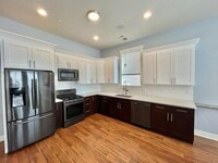 Building Photo - 4531 Forest Ave