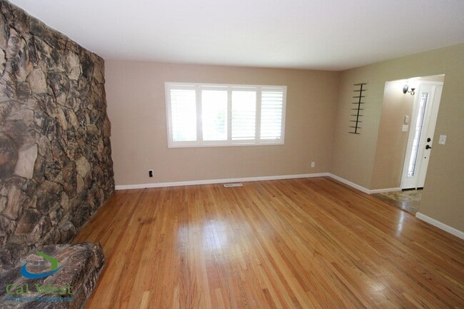 Building Photo - $4695 - 3 Bd/2 Ba Two Story Single Family Home in West San Jose