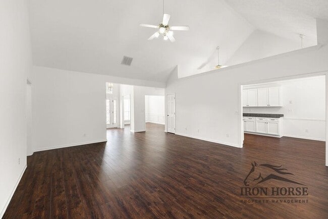 Building Photo - 379 Beech Hollow Trail SW