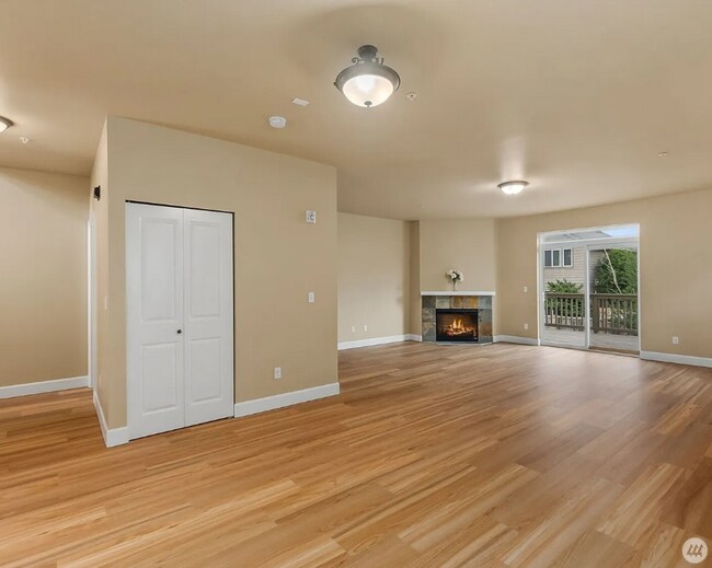 Building Photo - Rent: $2500 - 2 bed Condo