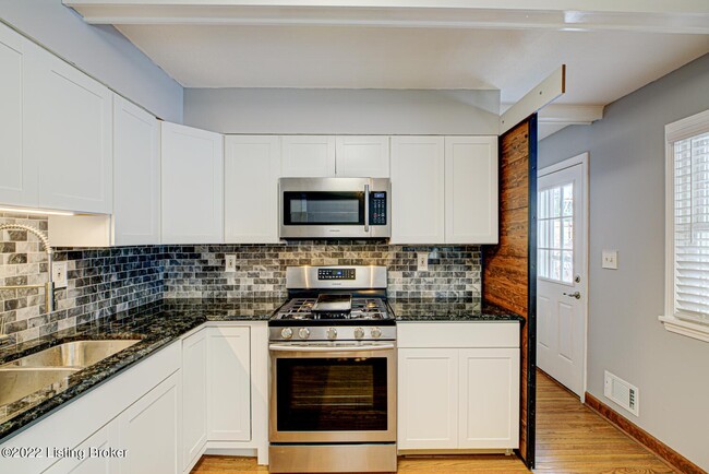 Building Photo - Dellwood Dr.