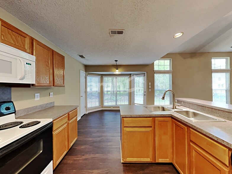 Building Photo - 13319 Harvest Point Dr