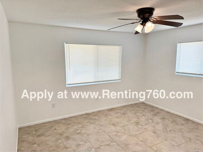 Building Photo - 2 Bed 1 Bath Home with Fenced Yard & Finis...