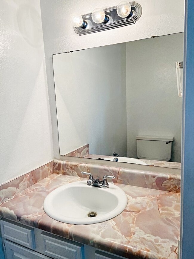 Building Photo - 2700 N 16th St