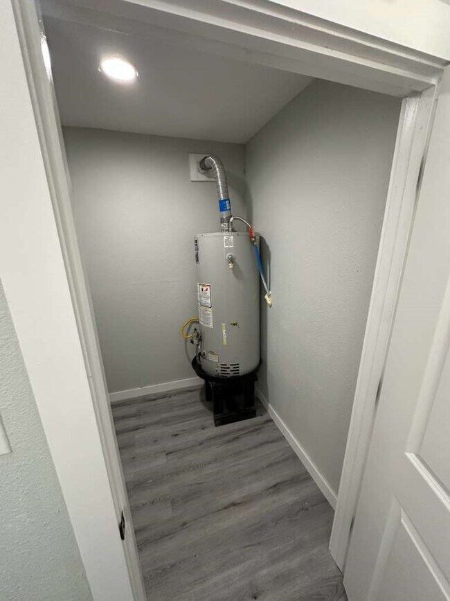 Building Photo - 1912 Gentry St