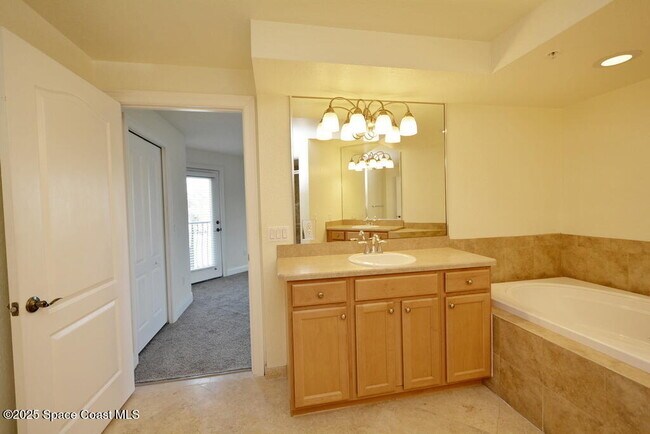 Building Photo - 123 Lancha Cir