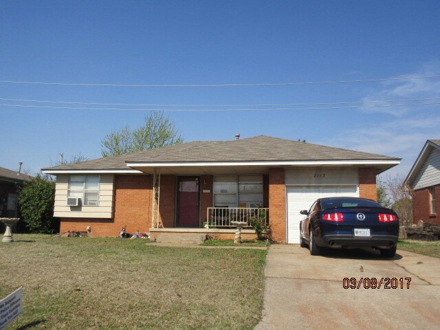 Primary Photo - 2113 Henderson Dr