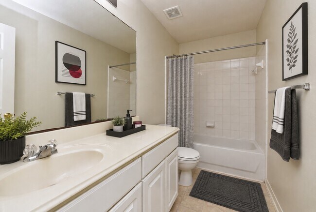 Building Photo - 29631 Turnbury Village Dr